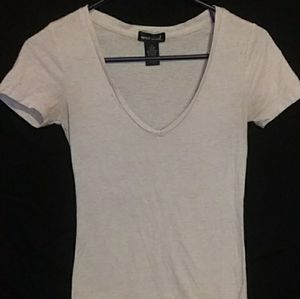 ✨Cream Colored Vneck WetSeal Tee-Shirt✨